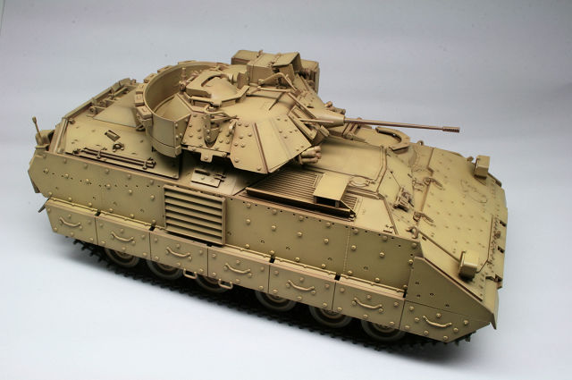 タミヤ(1/35) M2A2 ODS デザートブラッドレー