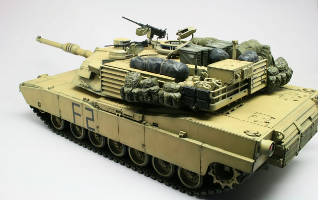タミヤ(1/35) M1A2 エイブラムス戦車
