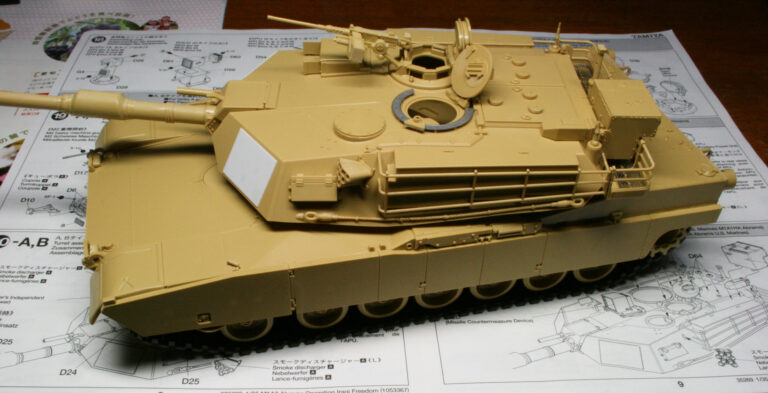 タミヤ(1/35)　M1A2　エイブラムス戦車