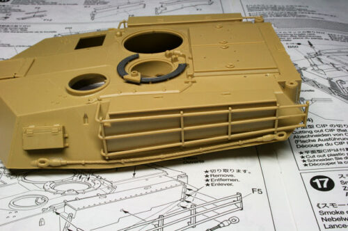 タミヤ(1/35)　M1A2　エイブラムス戦車