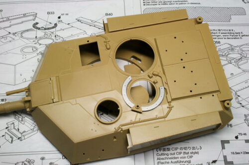 タミヤ(1/35)　M1A2　エイブラムス戦車