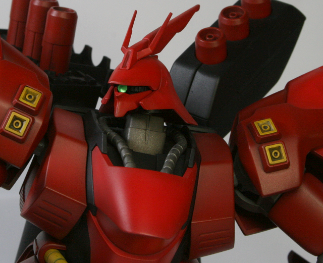バンダイ HG サザビー 製作レビュー｜重厚塗装とモノアイ加工で1/144の