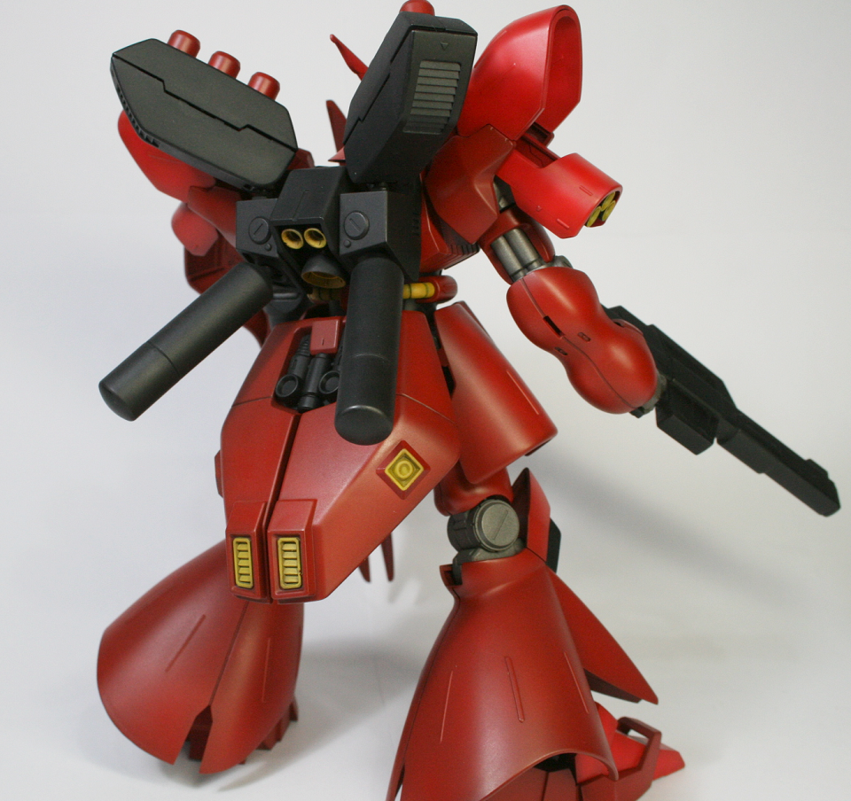 バンダイ HG サザビー 製作レビュー｜重厚塗装とモノアイ加工で1/144の