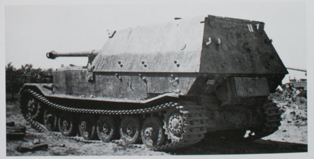 ドイツ重駆逐戦車エレファント実車写真 側面ビュー